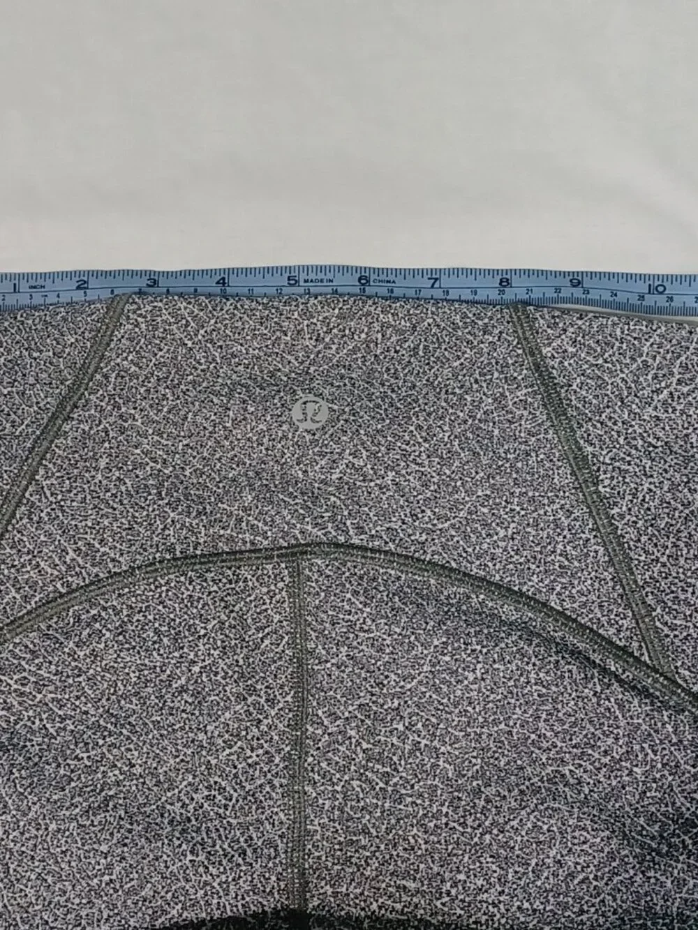Lululemon Crop Leggings Women's Size 4 Gray Black Mesh Athletic Yoga Pants